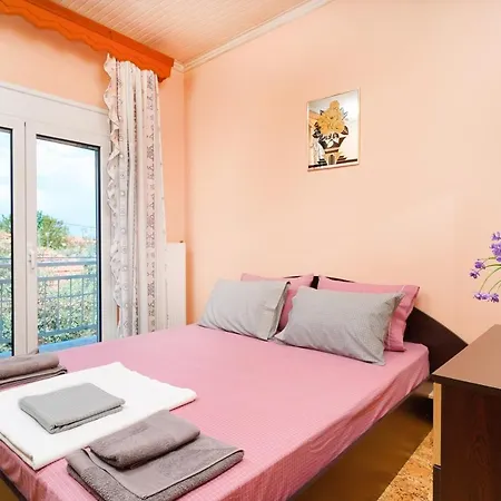 Elia Thassos アパート